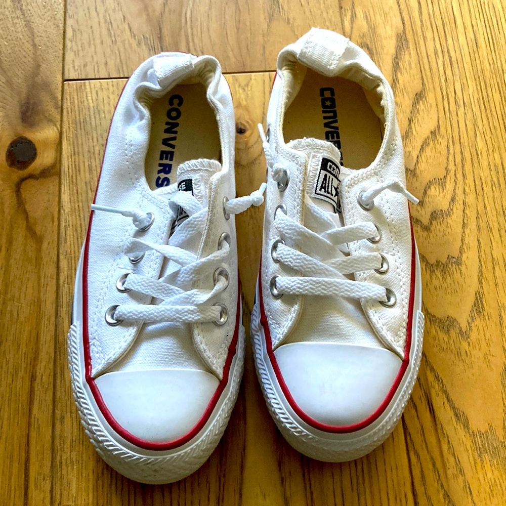 NWOT Converse all stars girls size 5